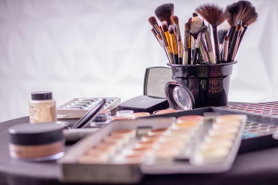 makeup artist equipment