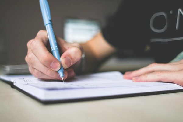 how to become a copywriter writing ideas on paper