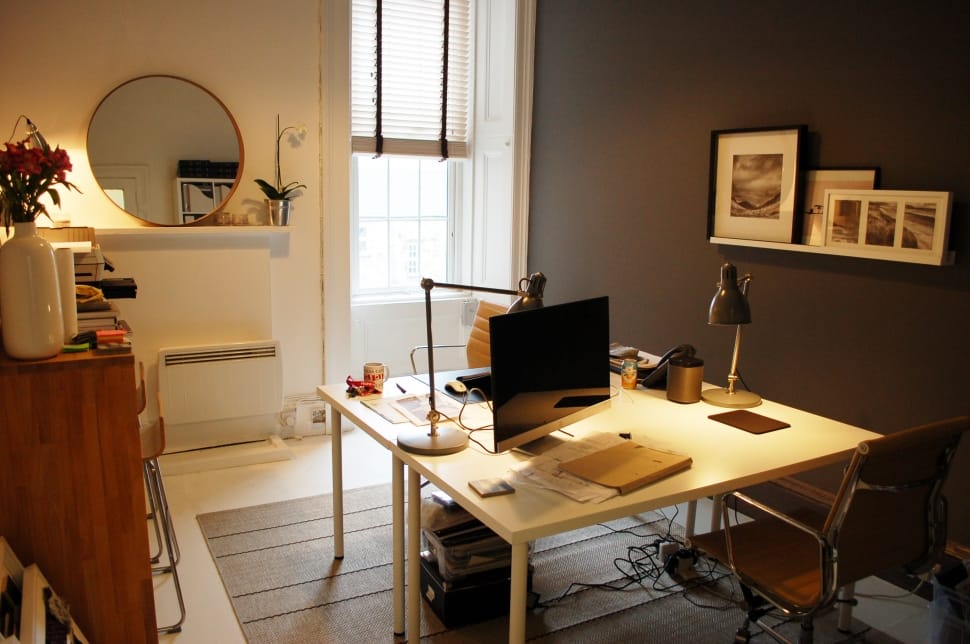 organised study room to increase productivity
